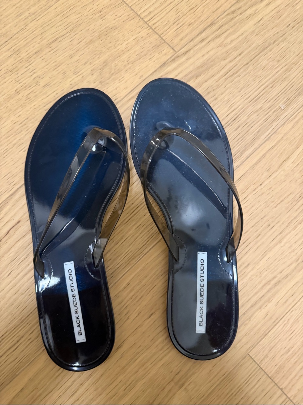 NEW Black Suede Studio Women's Black Jelly Thong Sandals never worn